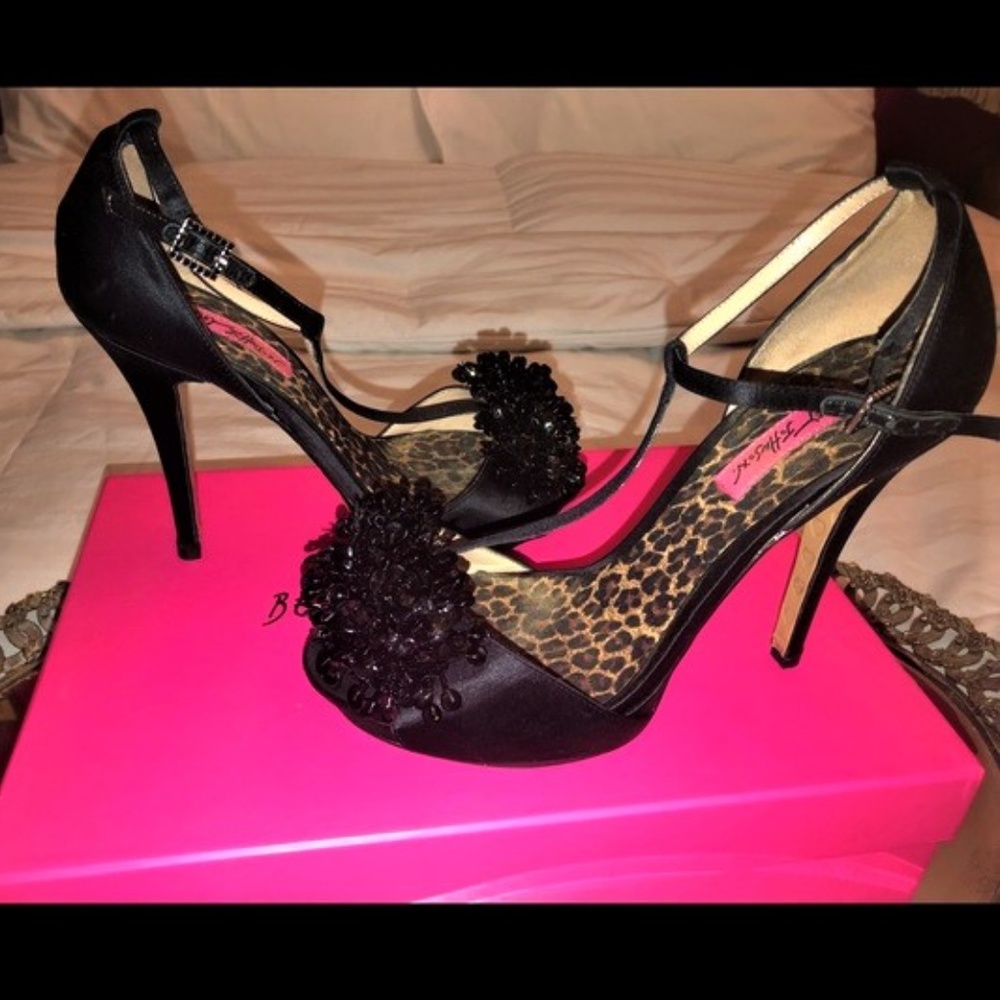 Betsey Johnson Black Satin Pumps with Sequins - Picture 2 of 8